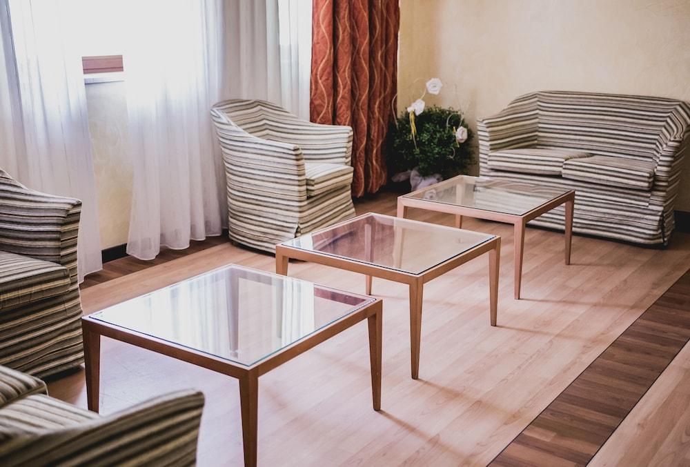 La Fonte Hotel Ome Екстер'єр фото
